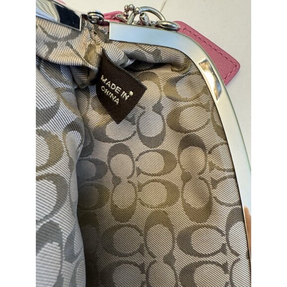 Coach Soho Kisslock Pretty in Pink Leather Wristlet Clutch Purse 8x4x1” EUC - Picture 6 of 11